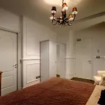 The B Place روما