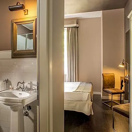 Hotel The B Place