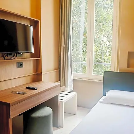 The B Place Hotel
